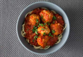 Moms Spaghetti & Chicken Meatballs